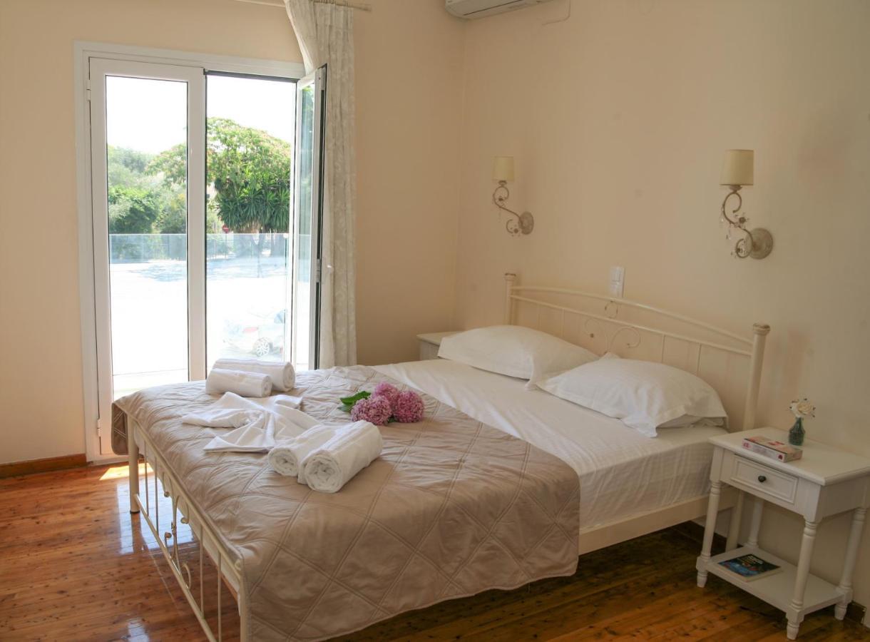 Terpsichore Boutique Appartments Дассия Экстерьер фото