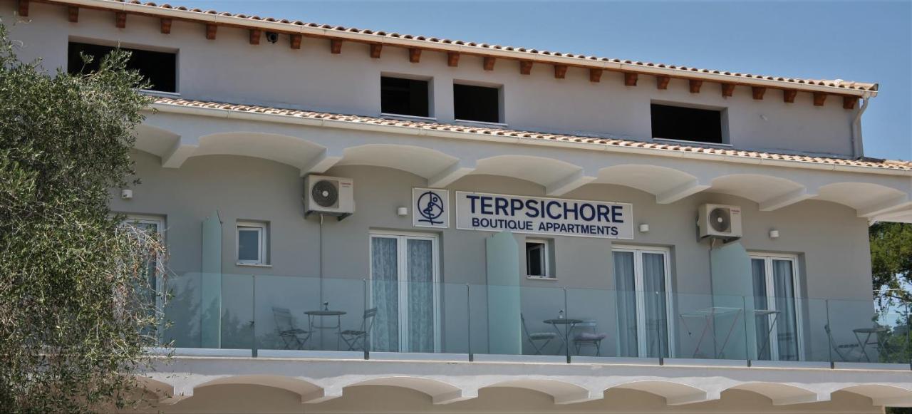Terpsichore Boutique Appartments Дассия Экстерьер фото