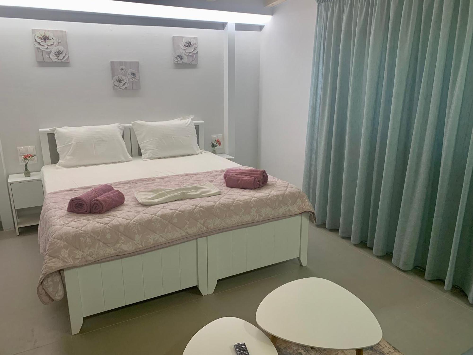 Terpsichore Boutique Appartments Дассия Экстерьер фото